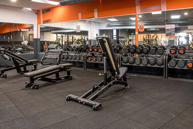 Free weight zone 1 Evere Ch. de Louvain Evere